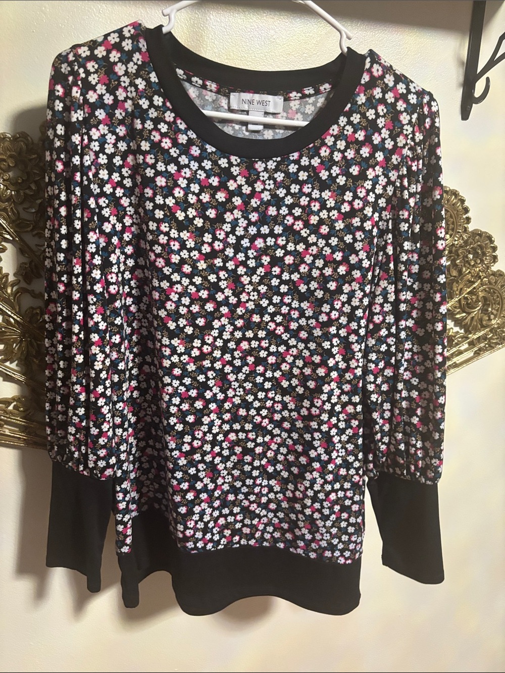 Nine West Black Floral Crewneck Long Sleeve Top